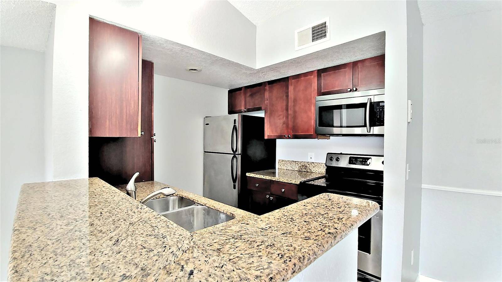 Orlando, FL 32811,5144 CONROY RD #1036