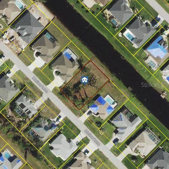 Rotonda West, FL 33947,98 MARINER LN