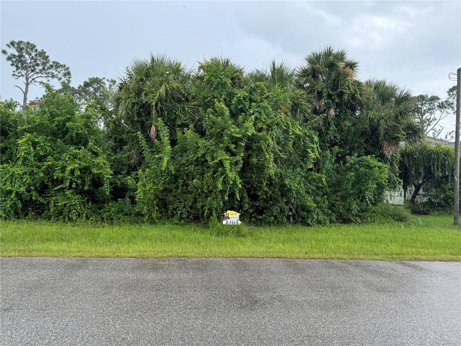 Rotonda West, FL 33947,358 ALBATROSS RD