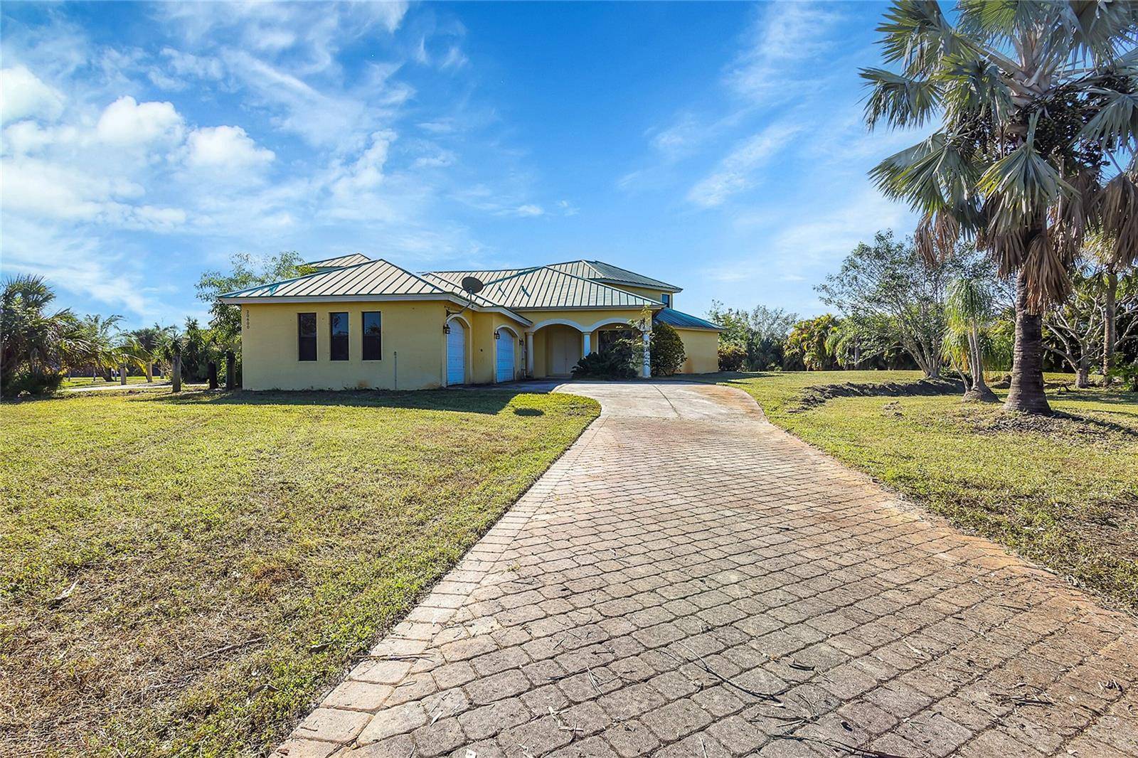 Estero, FL 33928,20600 SLALOM COURSE CT