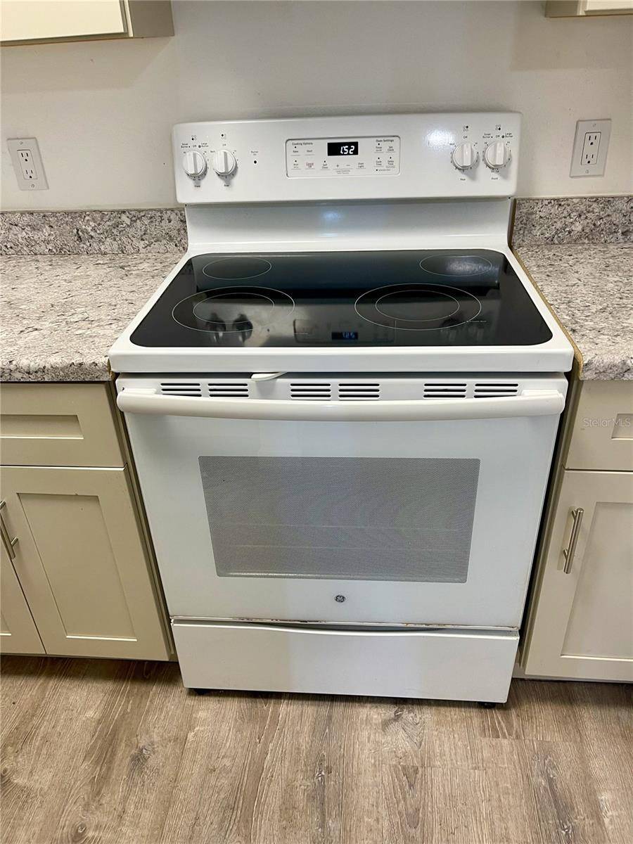Altamonte Springs, FL 32701,315 LAKEPOINTE DR #302