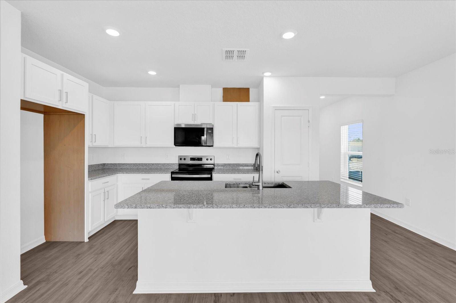 Lake Wales, FL 33859,410 SEQUOIA DR