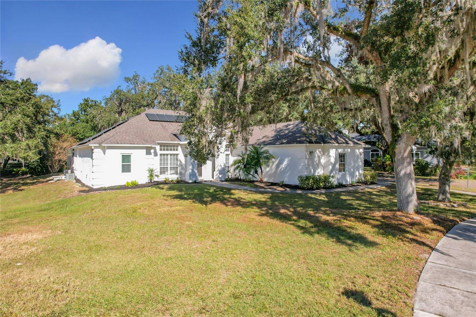 Apopka, FL 32712,936 OAKPOINT CIR