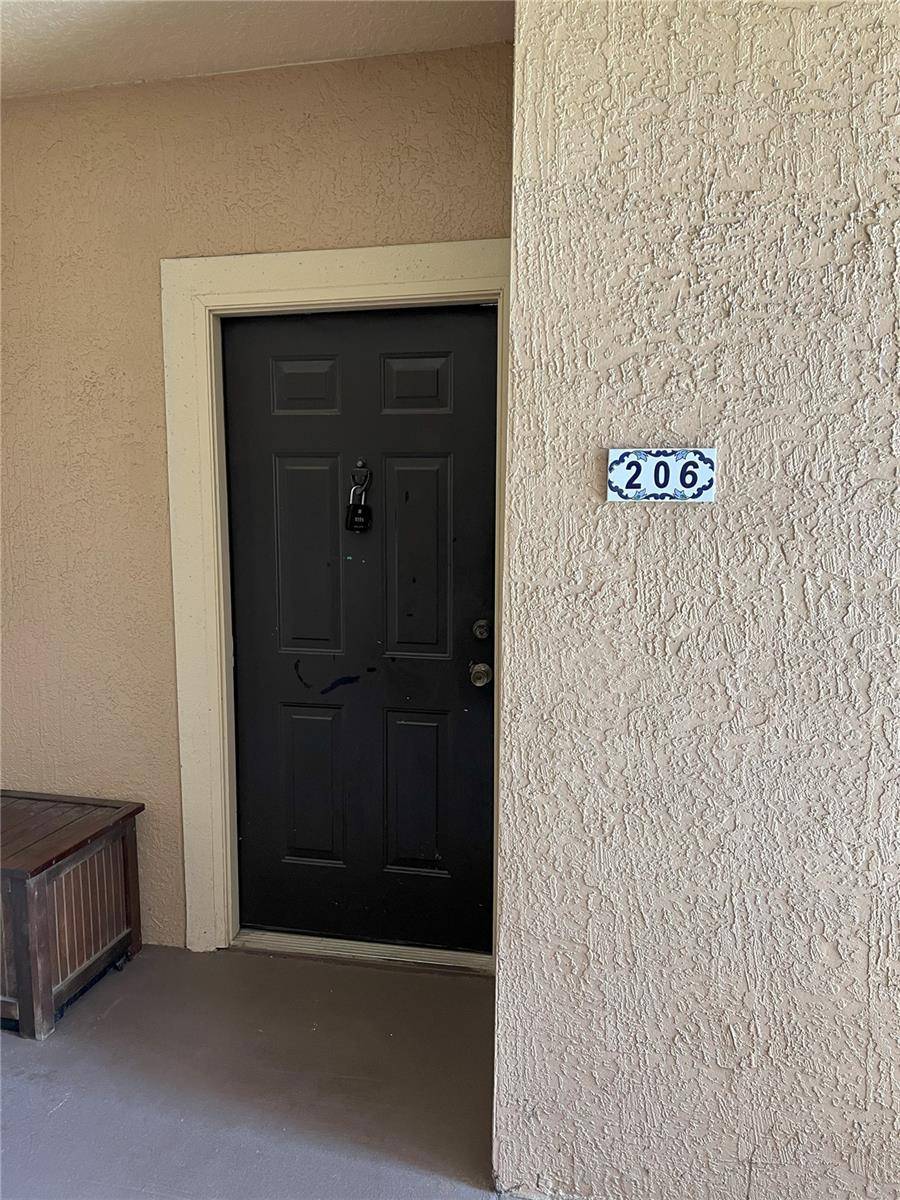 Orlando, FL 32811,5542 METROWEST BLVD #206