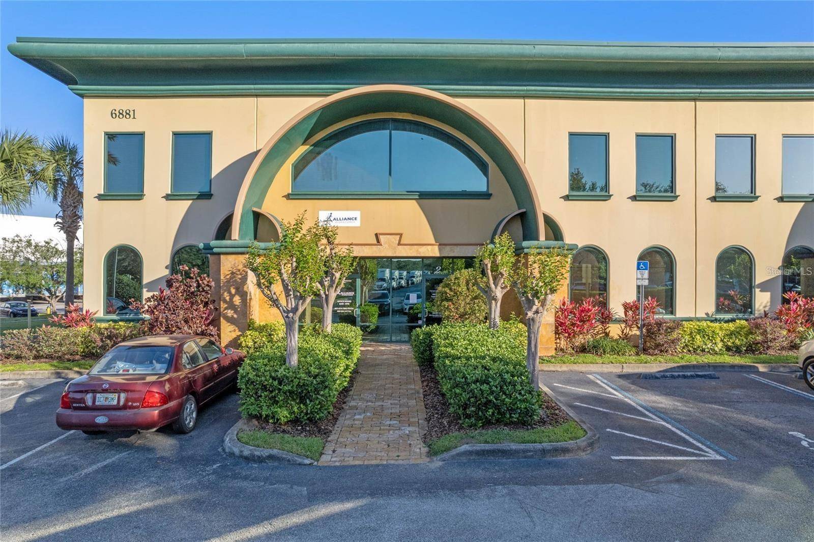 Orlando, FL 32819,6881 KINGSPOINTE Pkwy #1