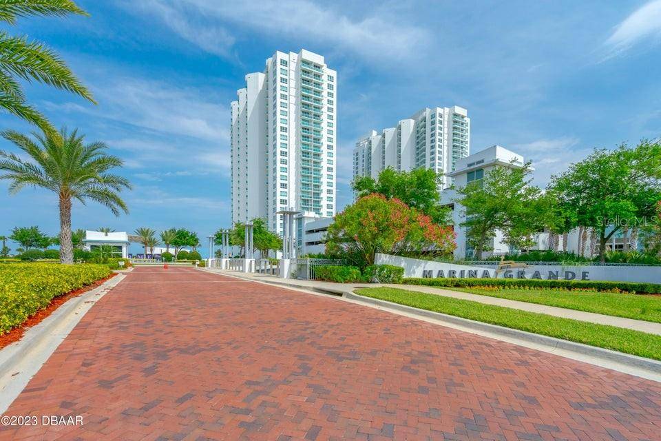 Daytona Beach, FL 32117,231 RIVERSIDE DRIVE #2106-1