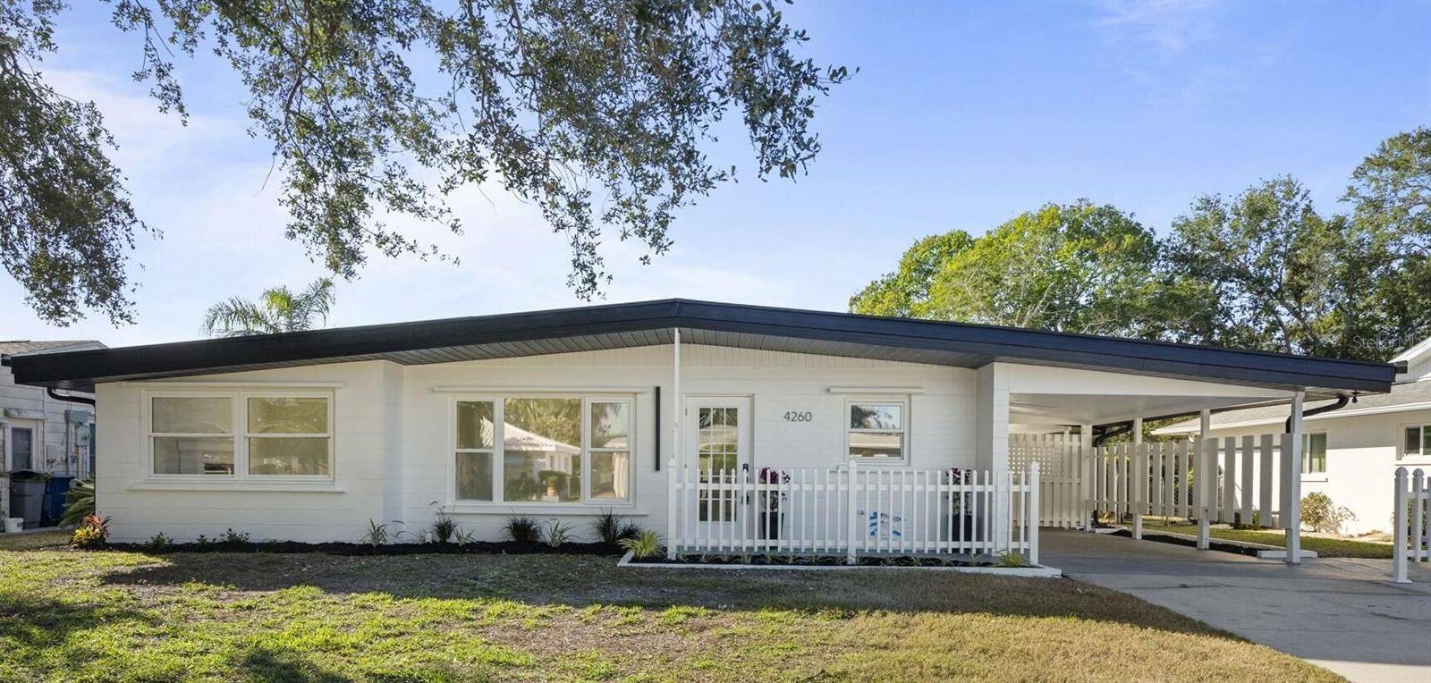 Sarasota, FL 34233,4260 DES PLAINES DR