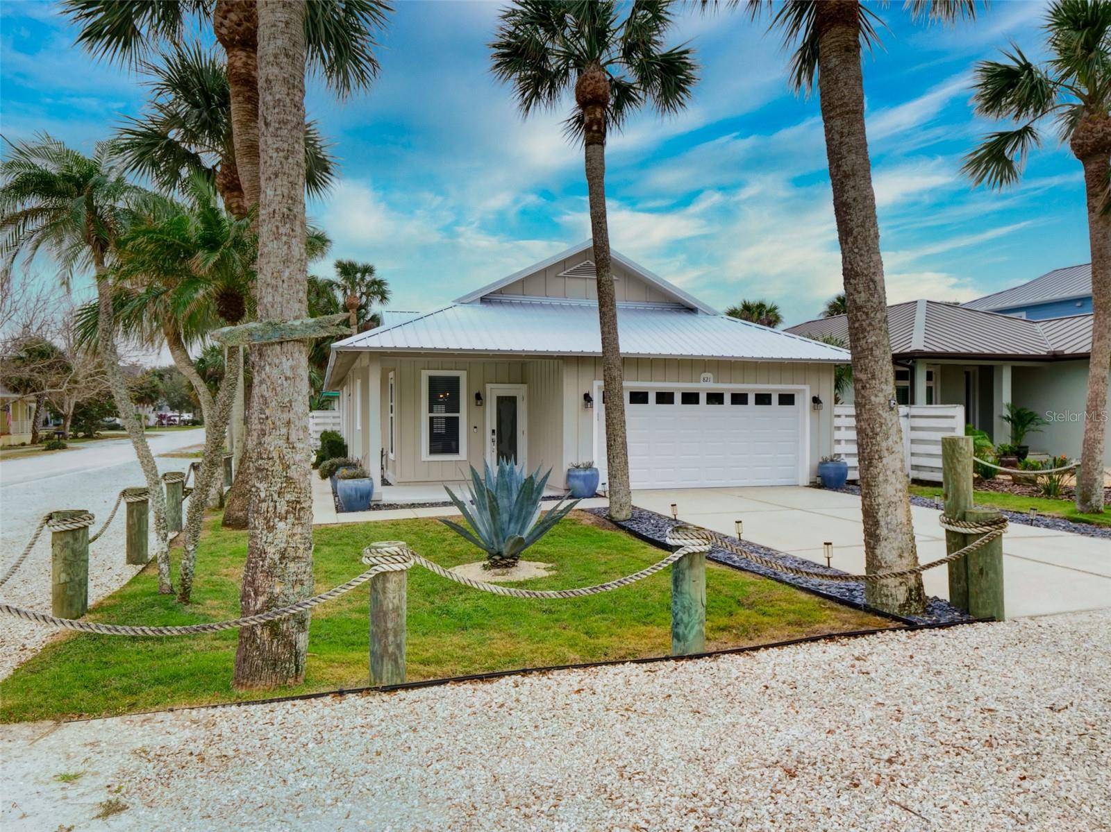 New Smyrna Beach, FL 32169,821 E 1ST AVE