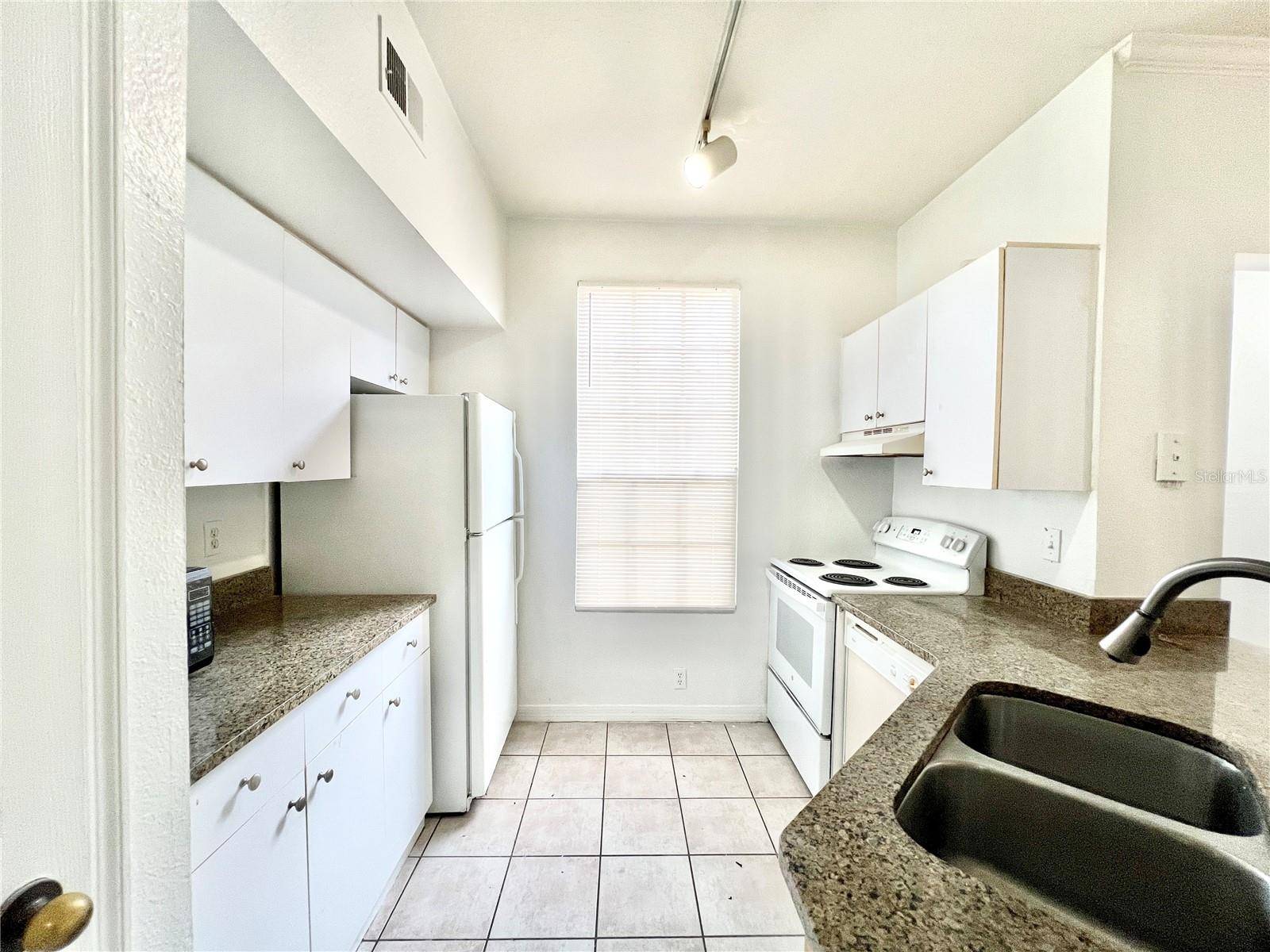 Orlando, FL 32835,6356 RALEIGH ST #1503