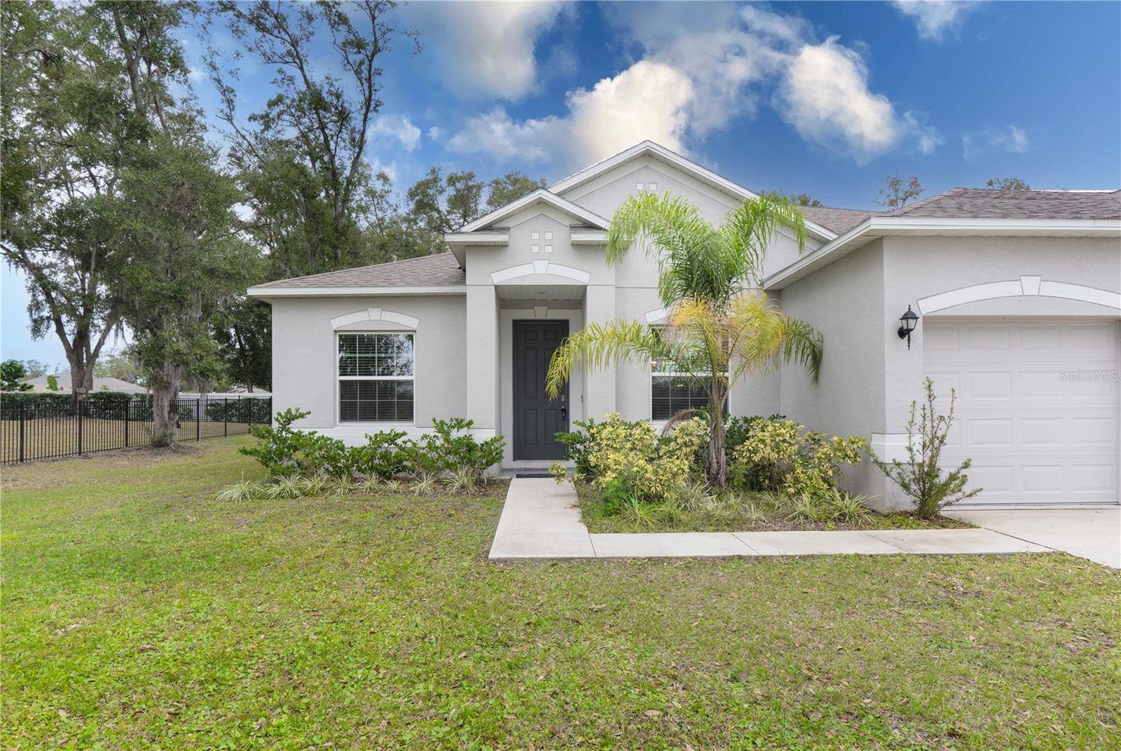 Fruitland Park, FL 34731,606 URICK ST