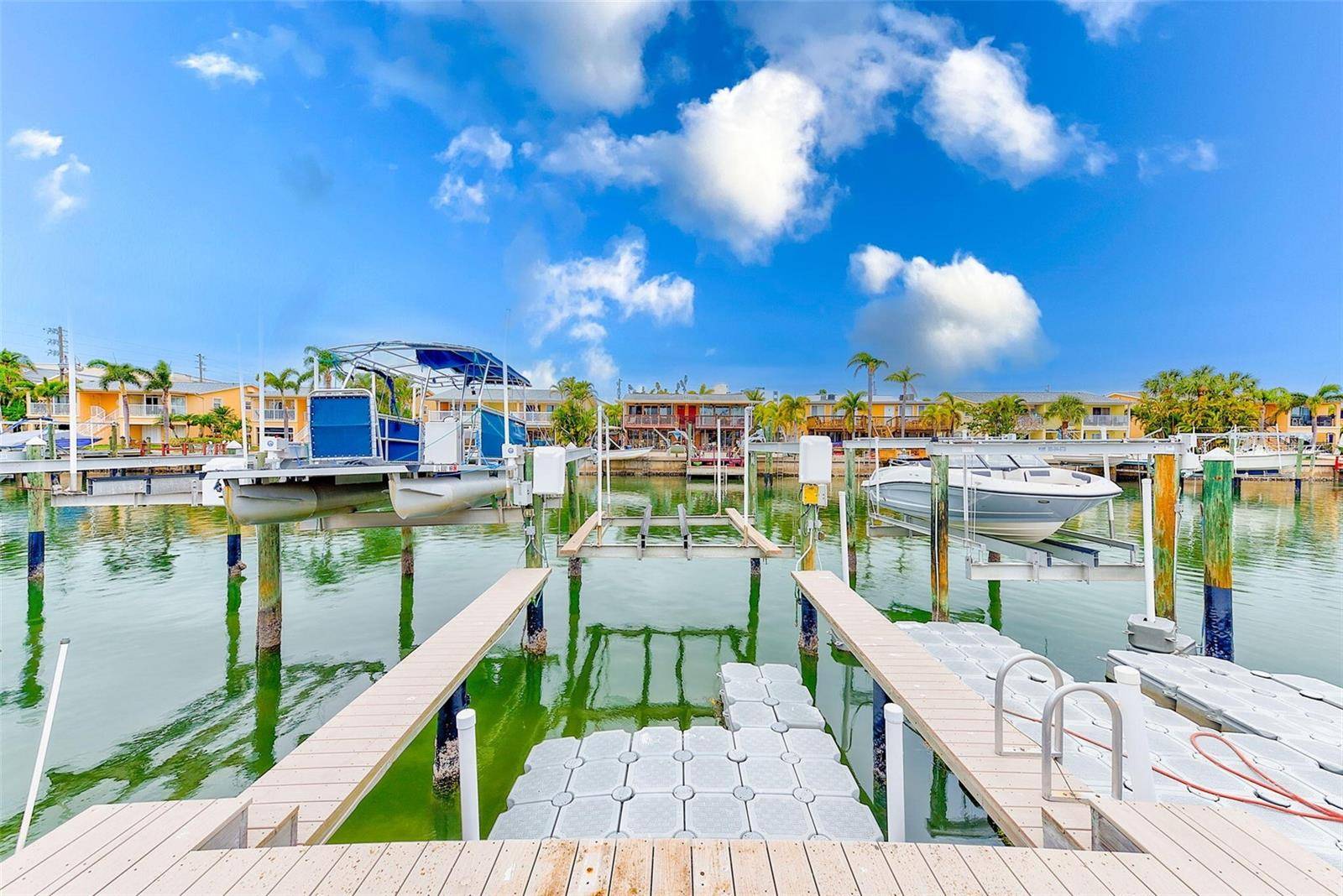 Dunedin, FL 34698,2600 N PAULA DR #19A