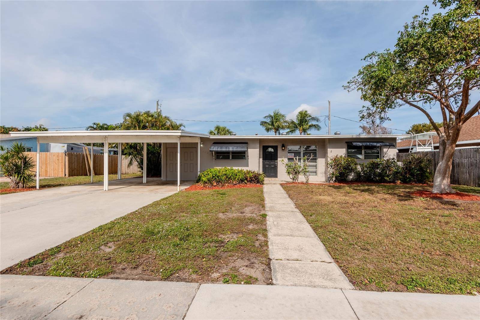 Lake Worth, FL 33461,1338 CREST DR