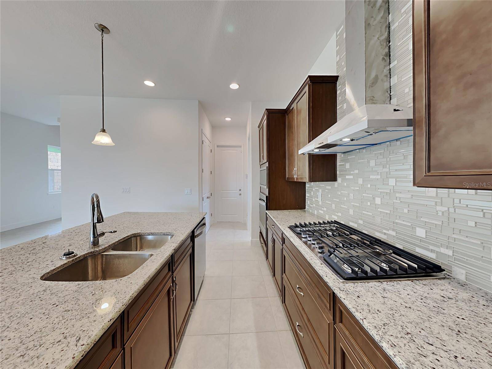 Montverde, FL 34756,15709 VETTA DR