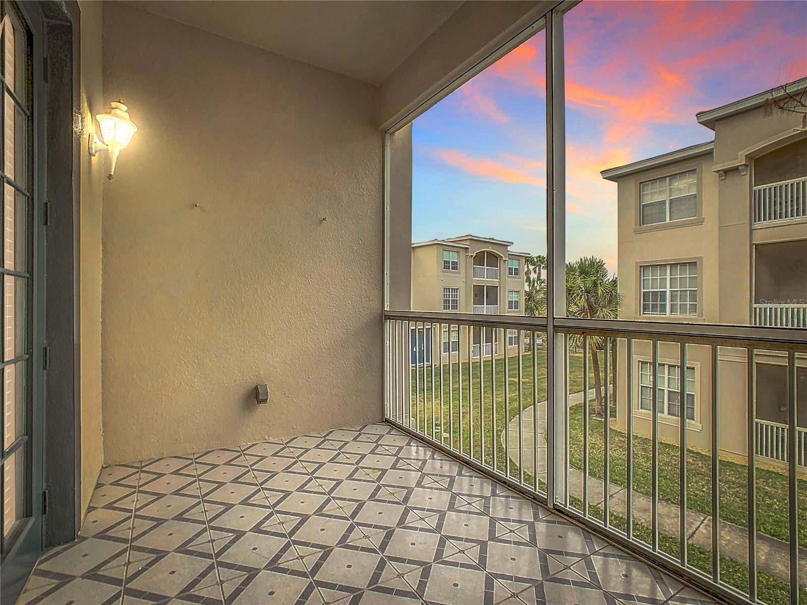 Kissimmee, FL 34741,3000 LAUREL PARK LN #202