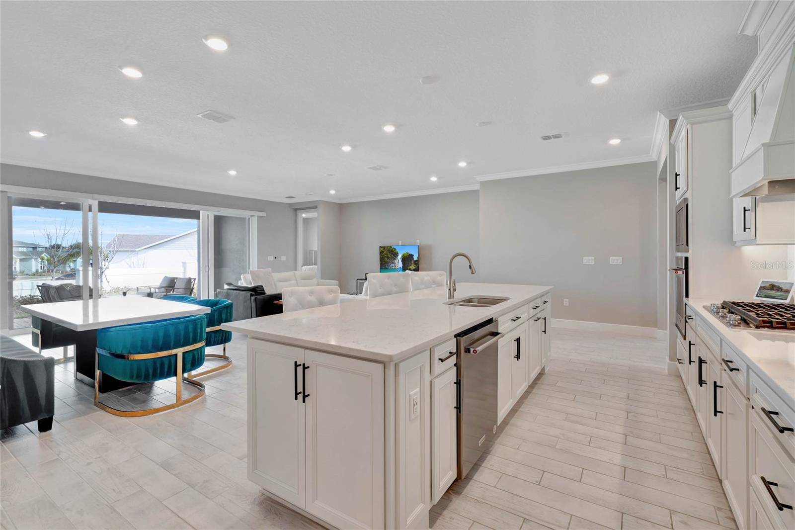 Montverde, FL 34756,15913 WINDING BLUFF DR