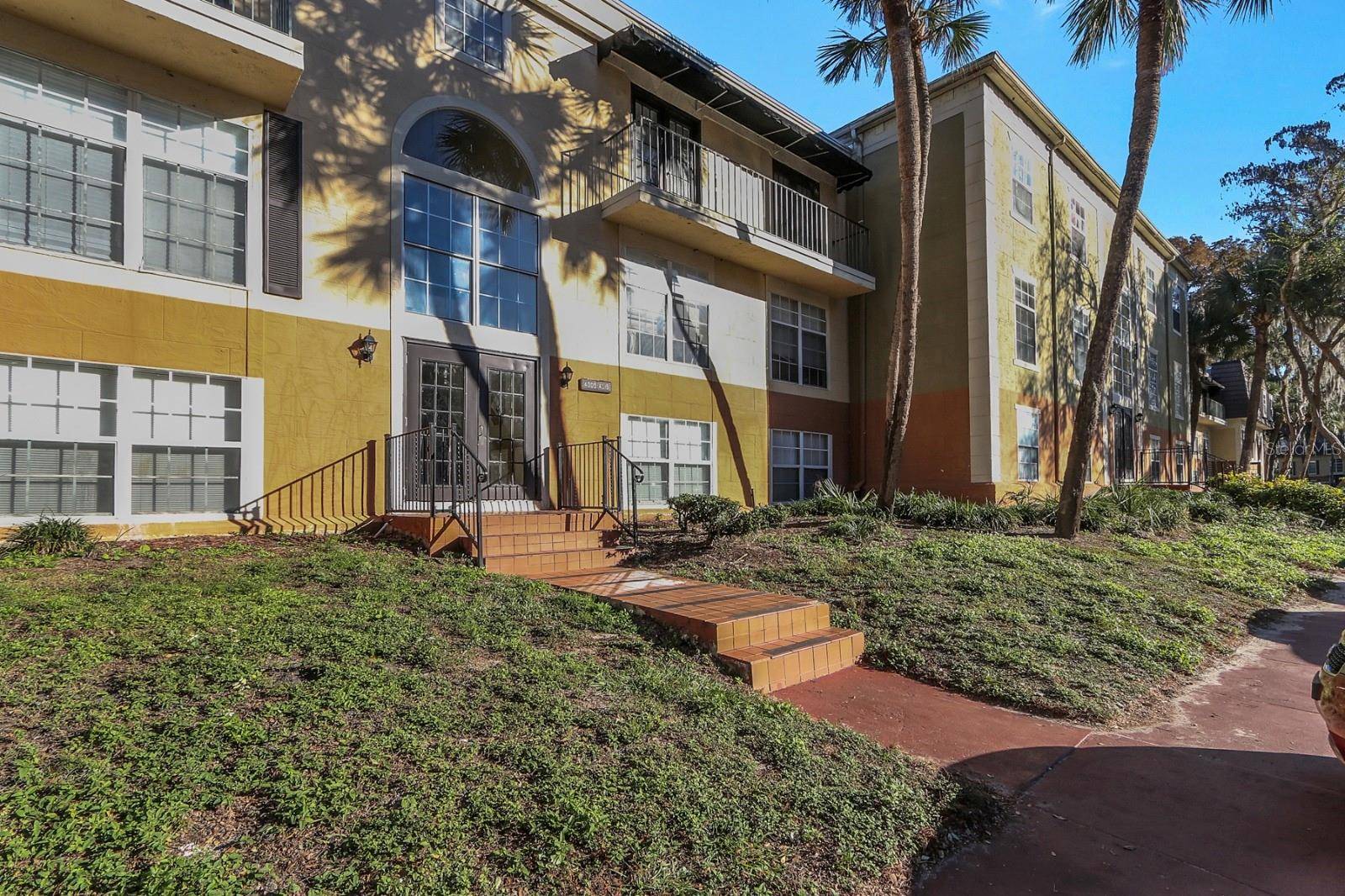 Orlando, FL 32808,4017 VERSAILLES DR #4017F