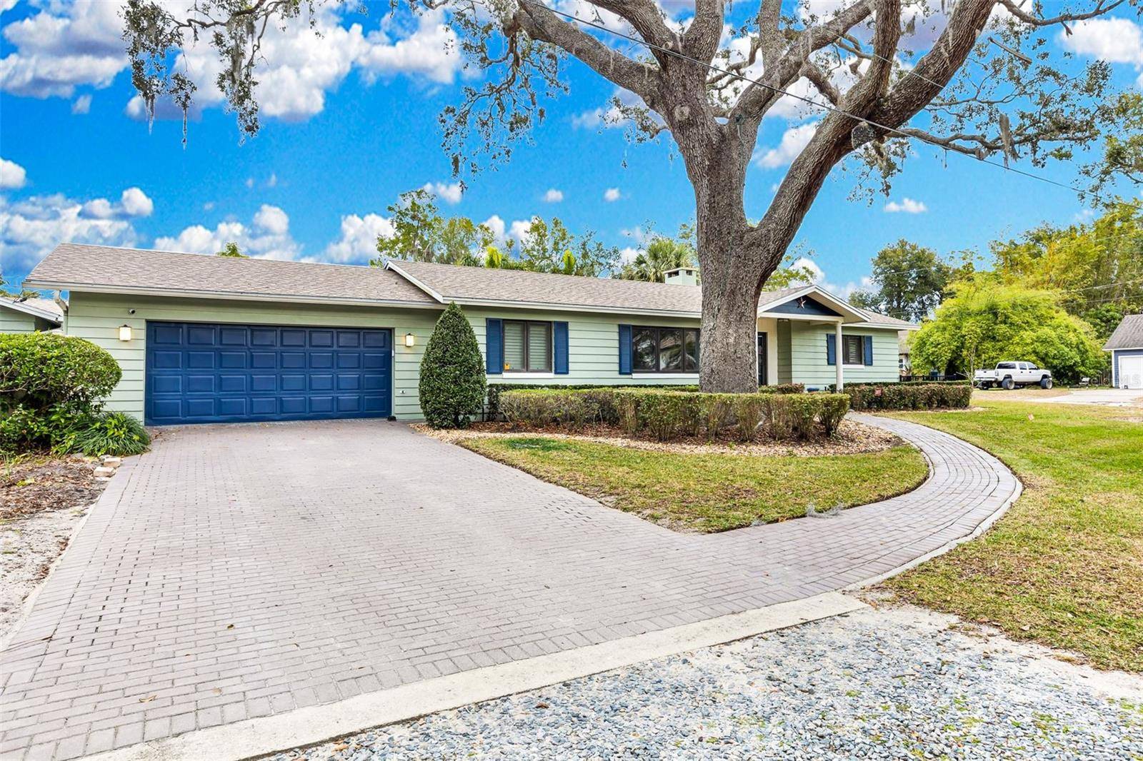 Windermere, FL 34786,307 W 4TH AVE
