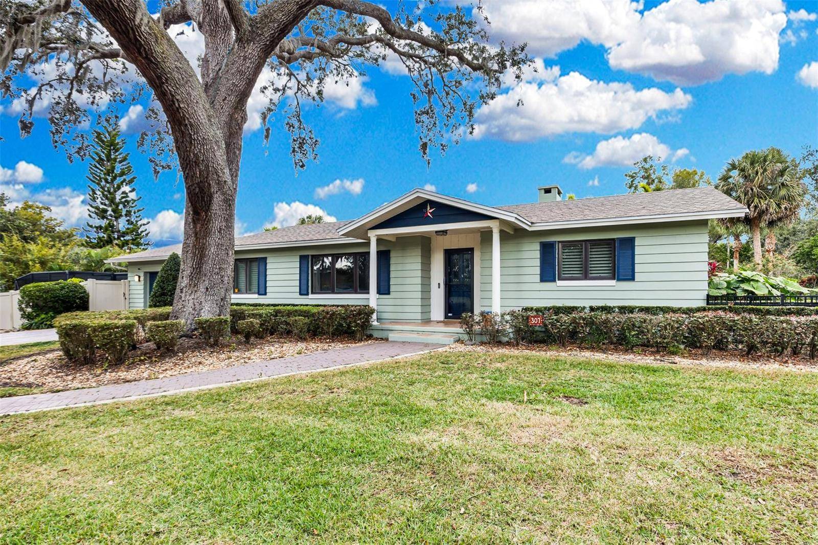 Windermere, FL 34786,307 W 4TH AVE