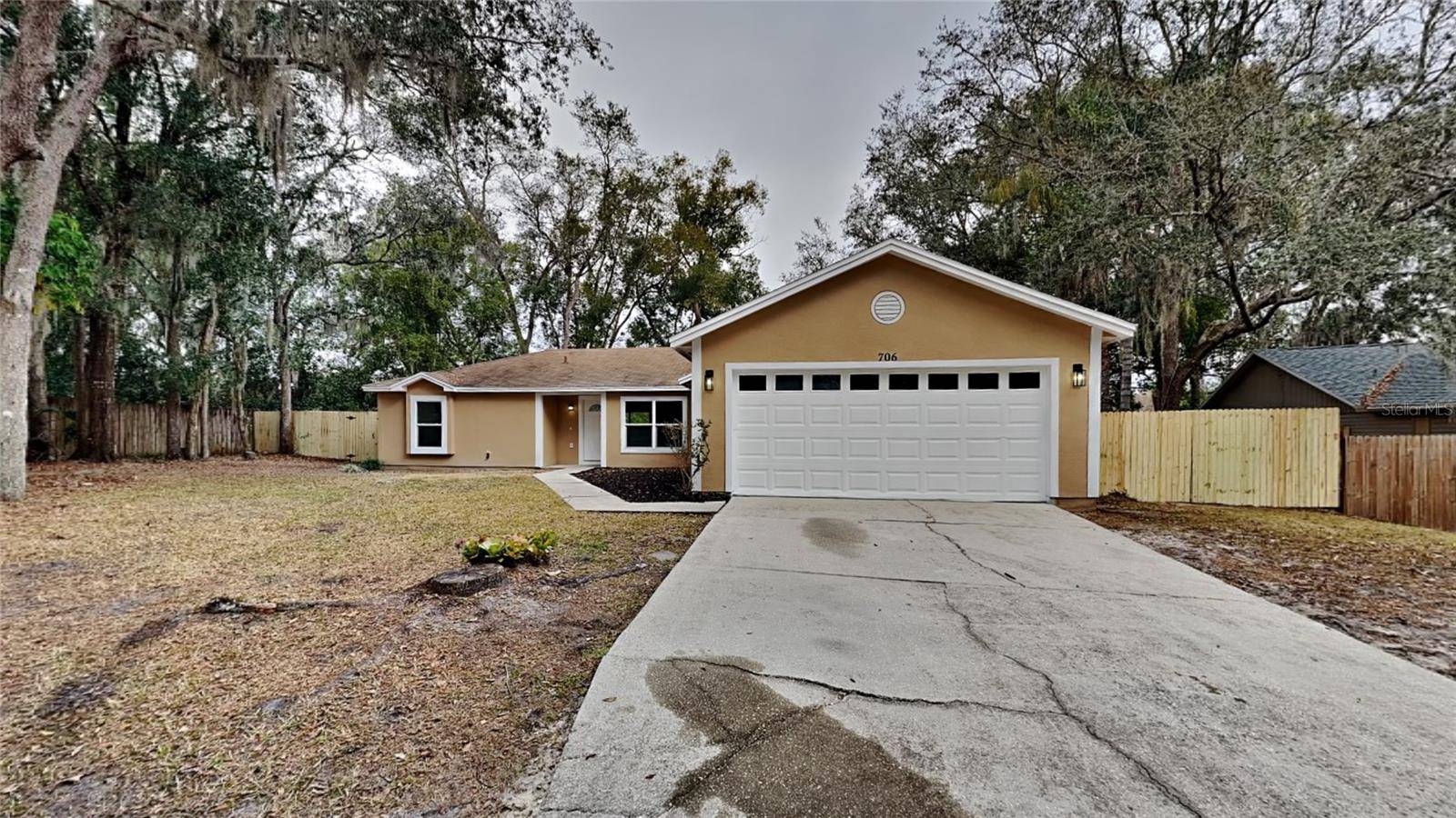 Sanford, FL 32773,706 OLD CREEK CT