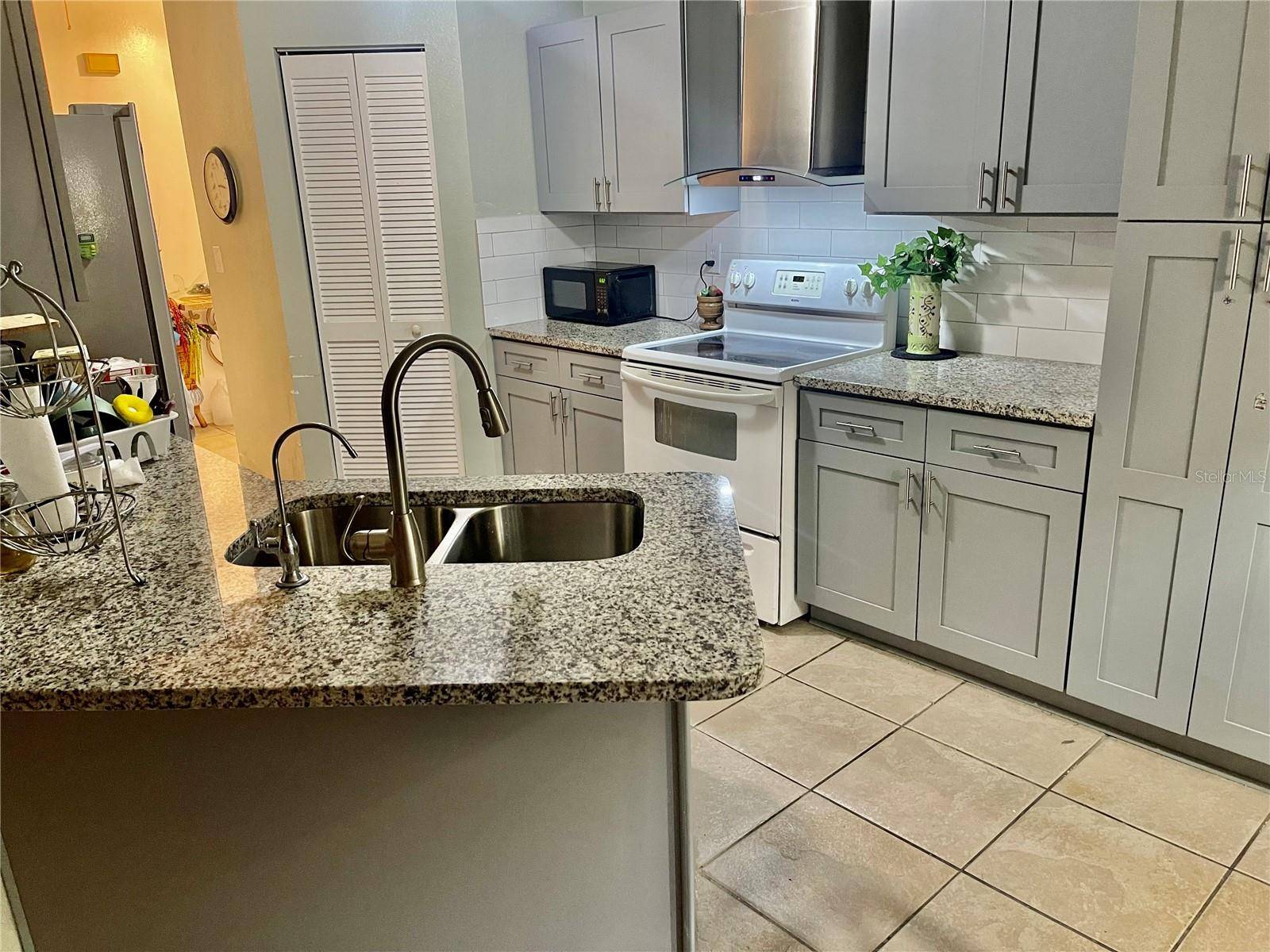 Kissimmee, FL 34758,247 CRANBROOK DR