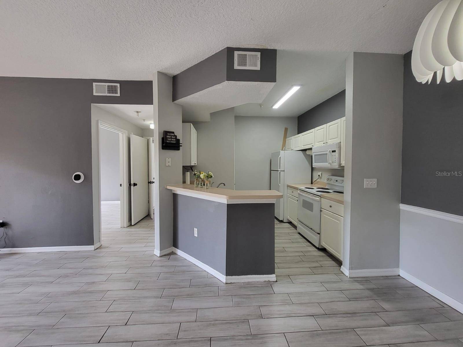 Orlando, FL 32811,5518 METROWEST BLVD #104