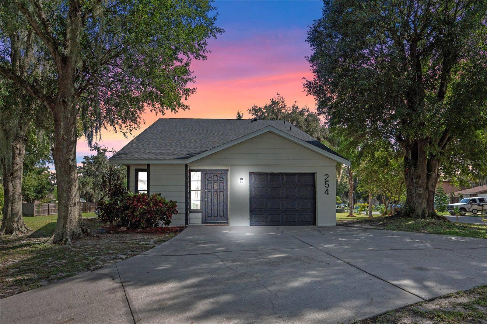 Winter Haven, FL 33880,254 LAKE THOMAS DR