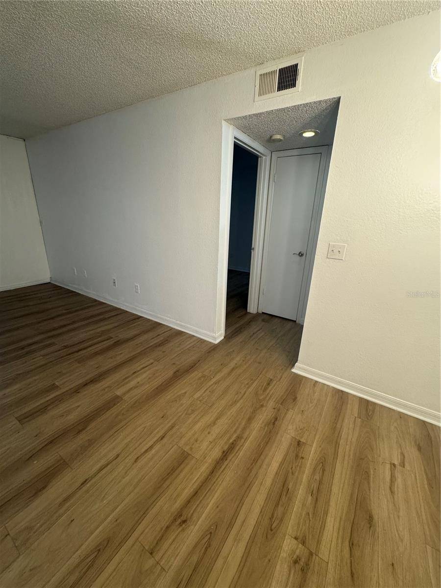Orlando, FL 32811,5100 CONROY RD #13