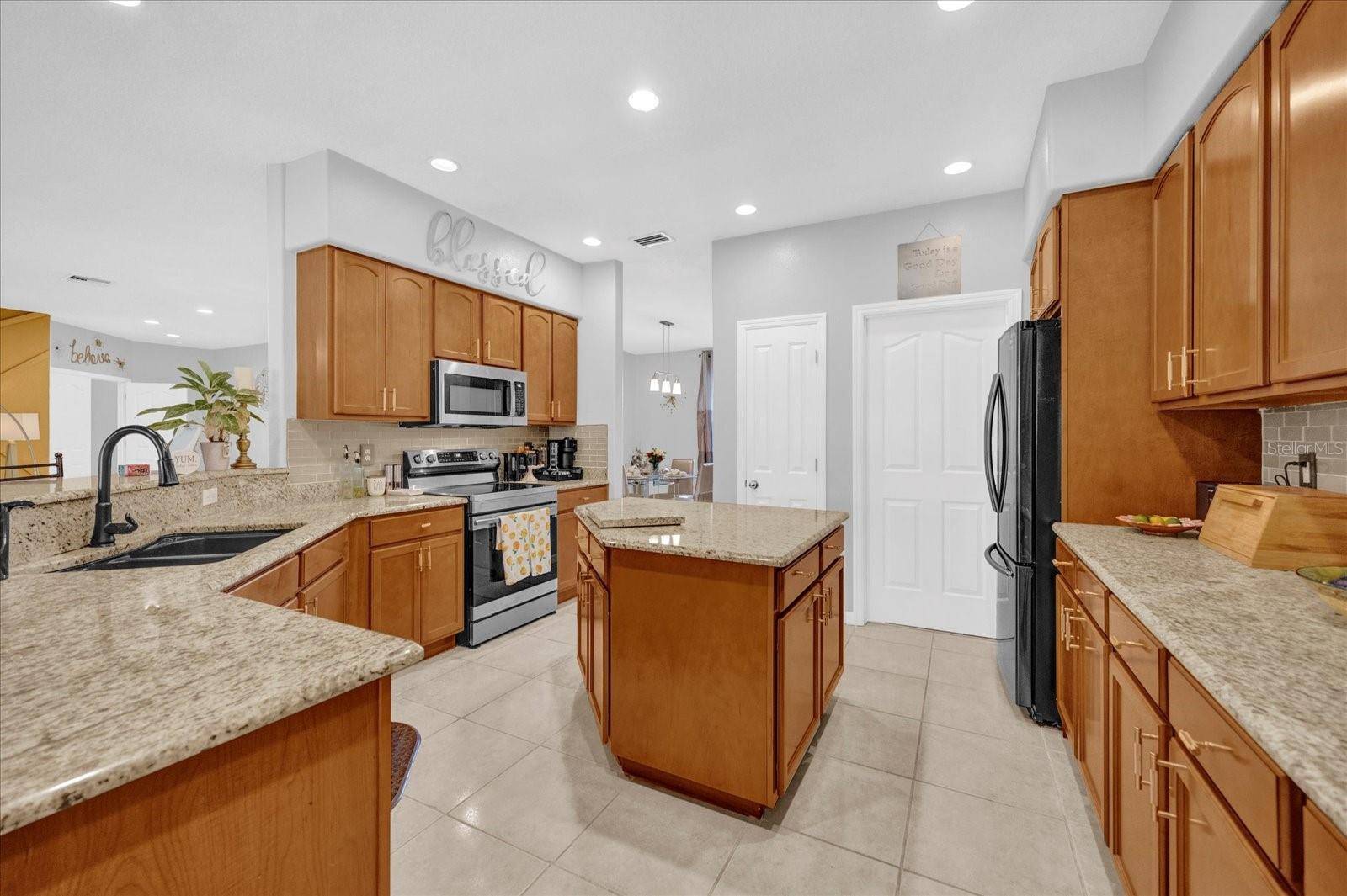 Eustis, FL 32736,36525 RESERVE DR