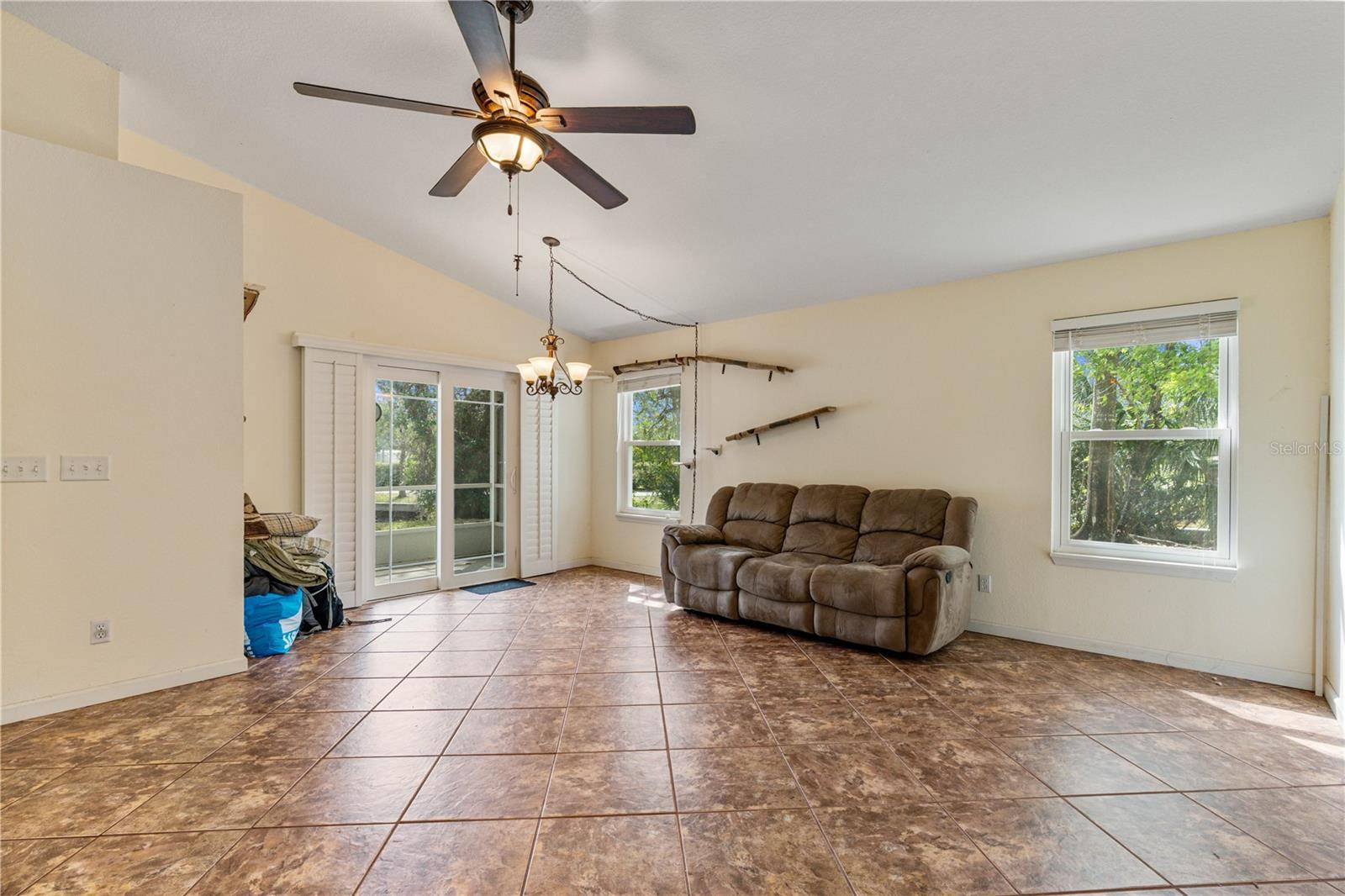 Casselberry, FL 32707,832 WESTSHORE CT