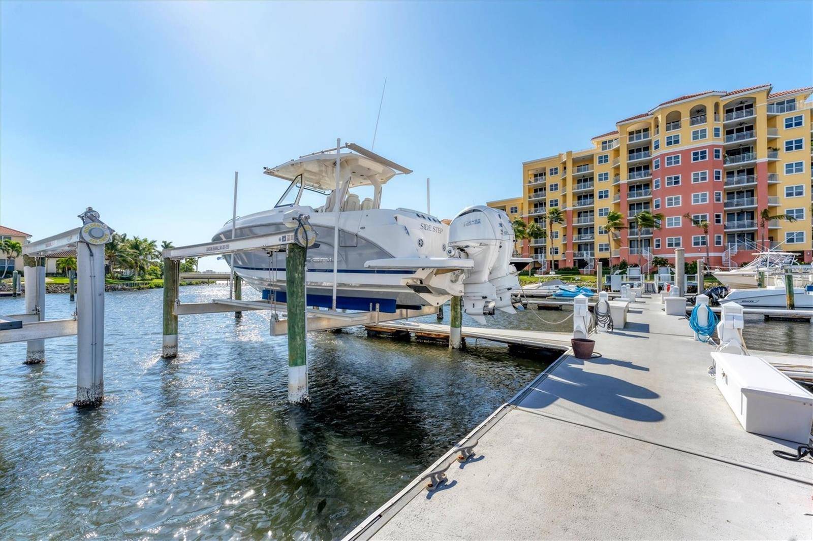 Palmetto, FL 34221,606 RIVIERA DUNES WAY #604