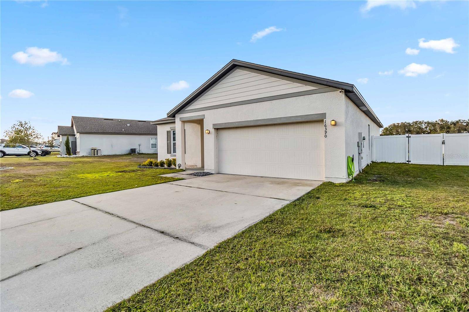 Groveland, FL 34736,16390 BLOOMING CHERRY DR