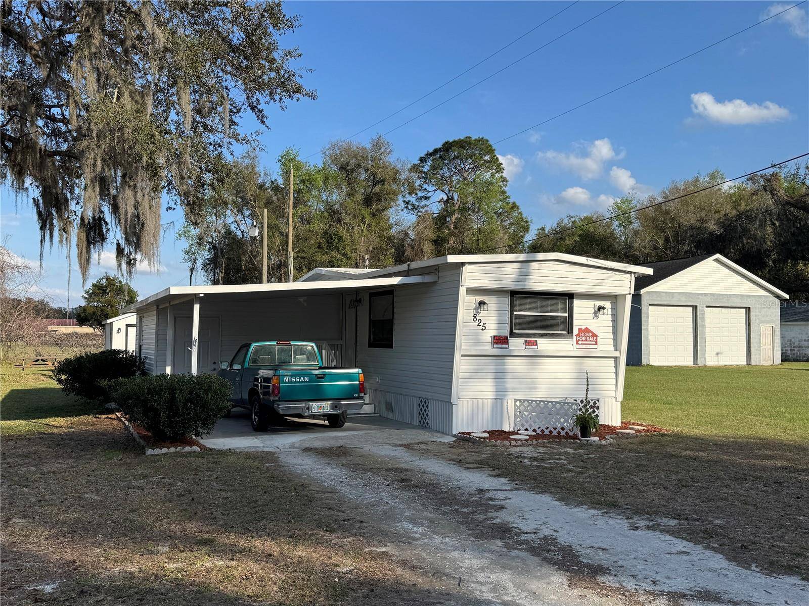 Lake Panasoffkee, FL 33538,825 CR 481
