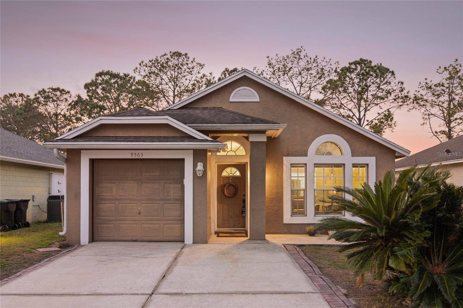 Orlando, FL 32825,9563 CHANDON DR