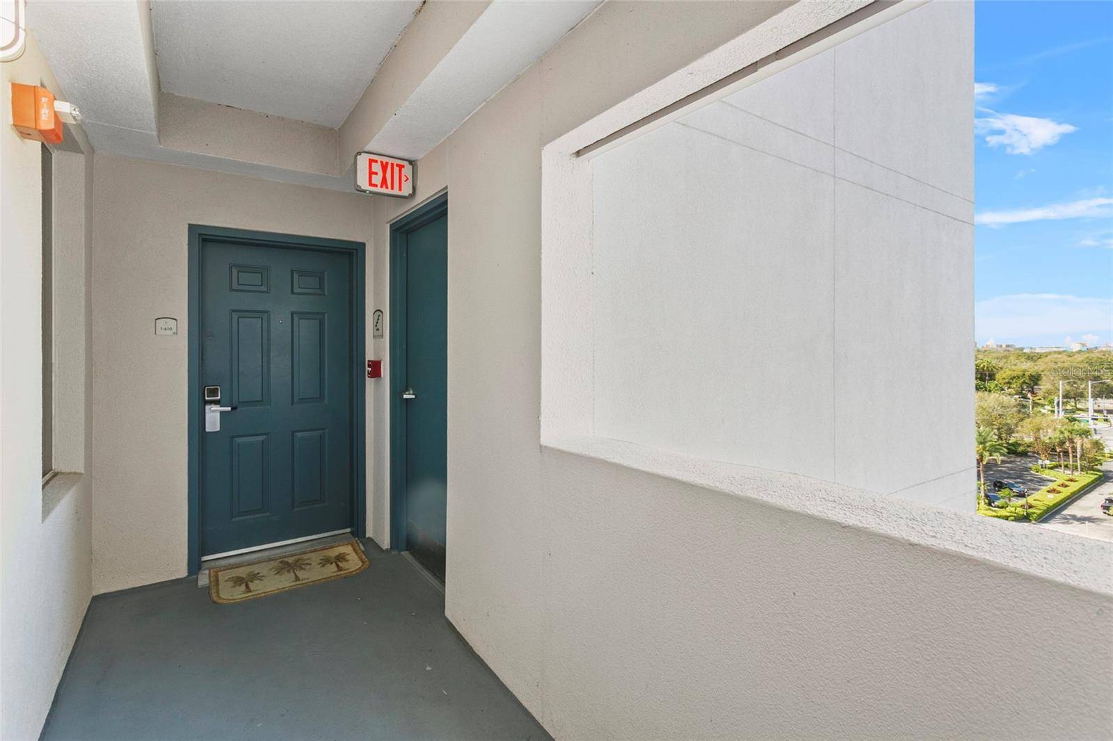 Orlando, FL 32821,13415 BLUE HERON BEACH DR #610