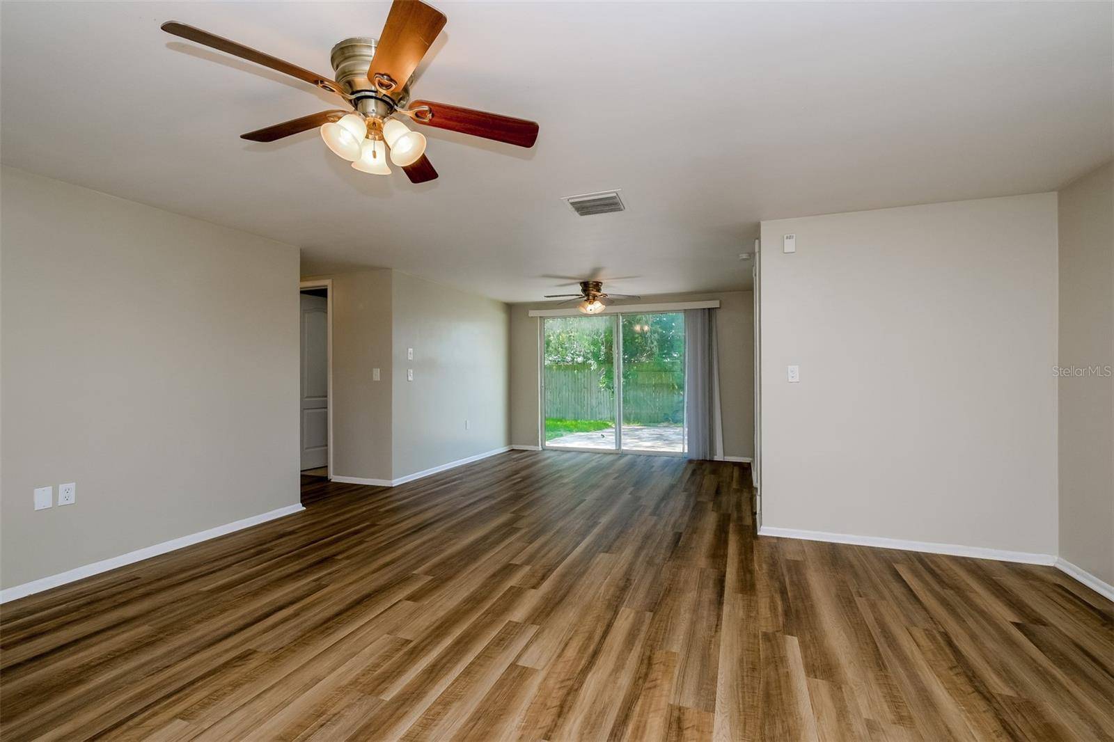 Holiday, FL 34690,5226 EAGLE DR