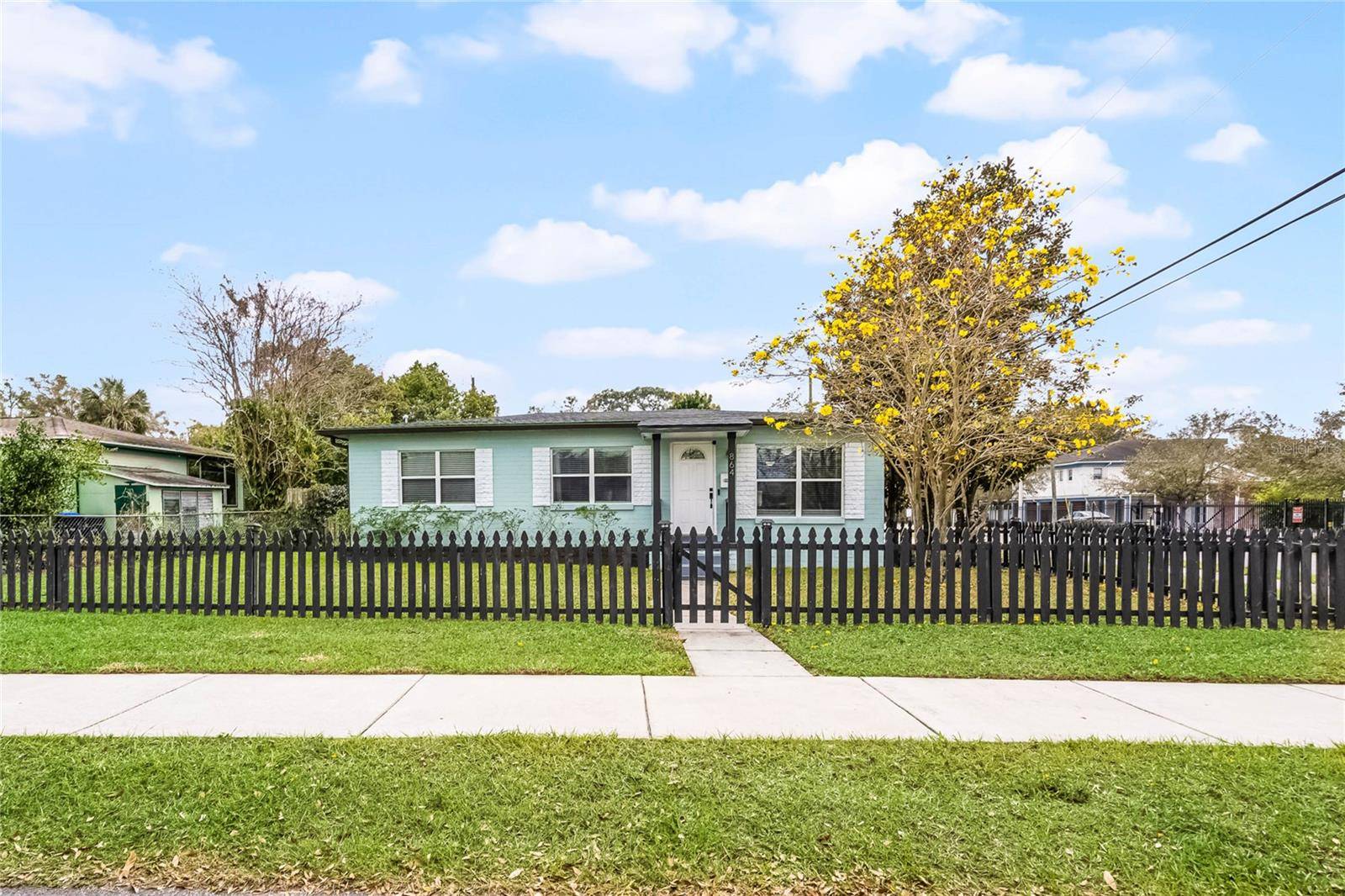 Orlando, FL 32804,864 NAPLES DR