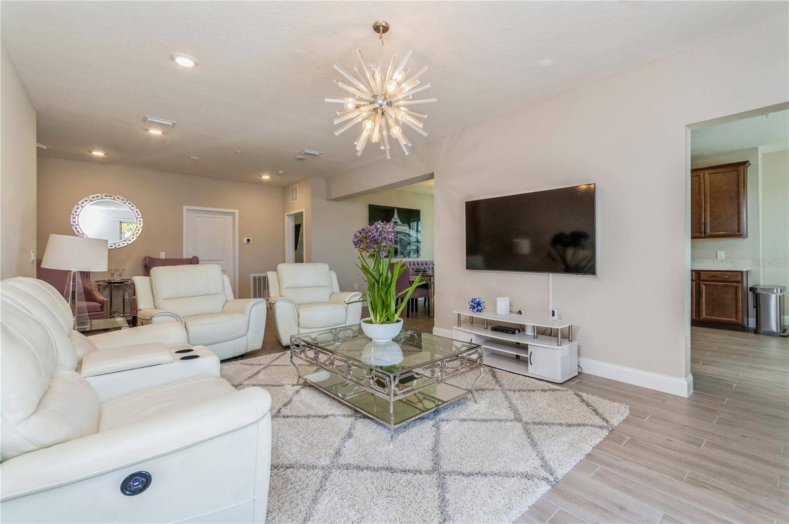 Orlando, FL 32827,7517 LAUREATE BLVD #4103