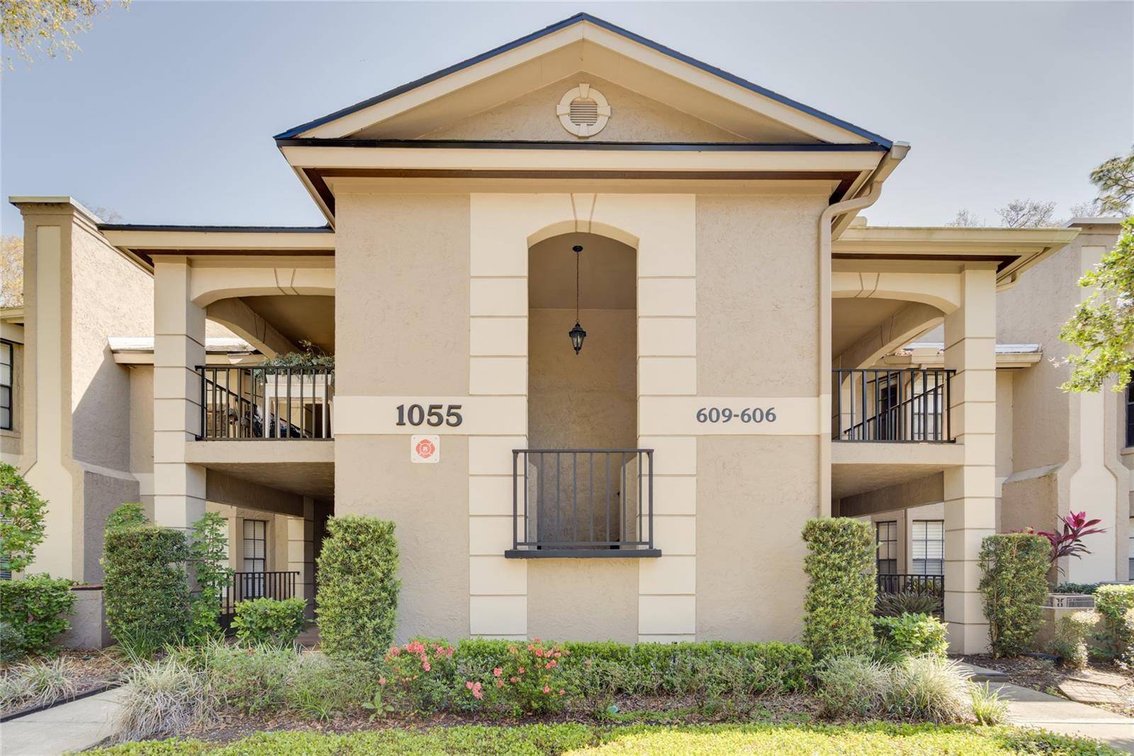 Altamonte Springs, FL 32714,1055 KENSINGTON PARK DR #609