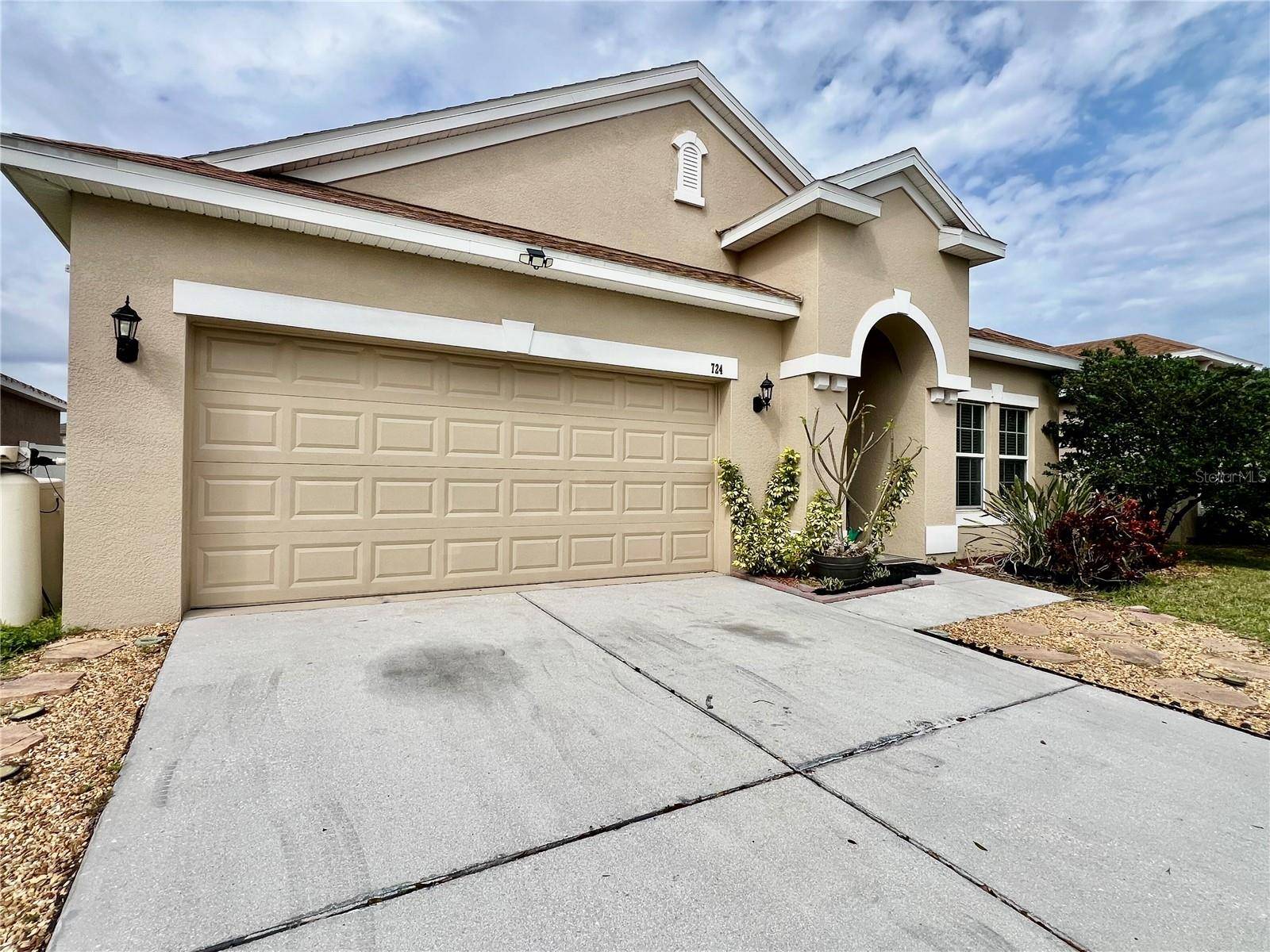 Ruskin, FL 33570,724 PARKER DEN DR