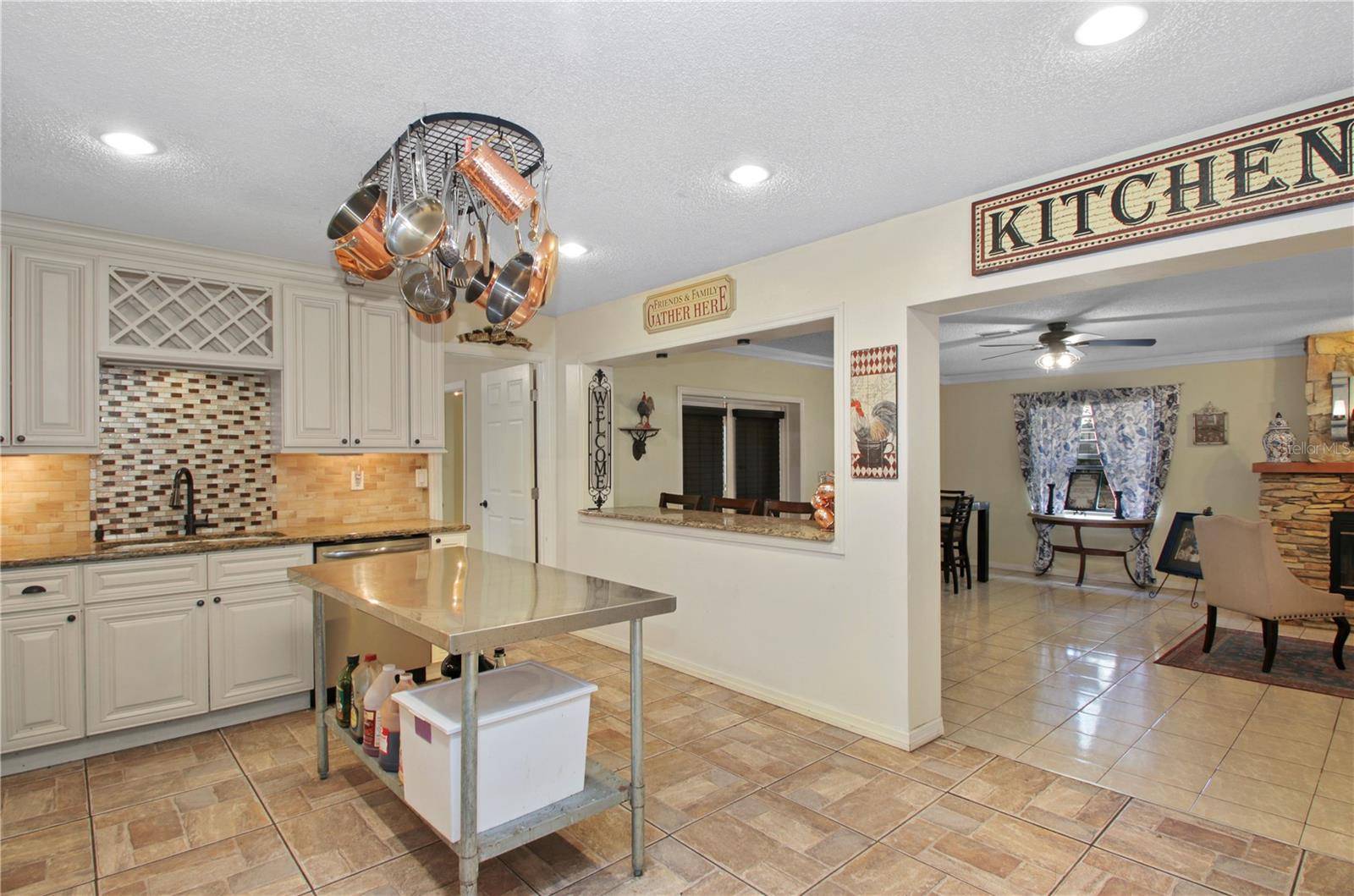 Apopka, FL 32712,2525 W PONKAN RD