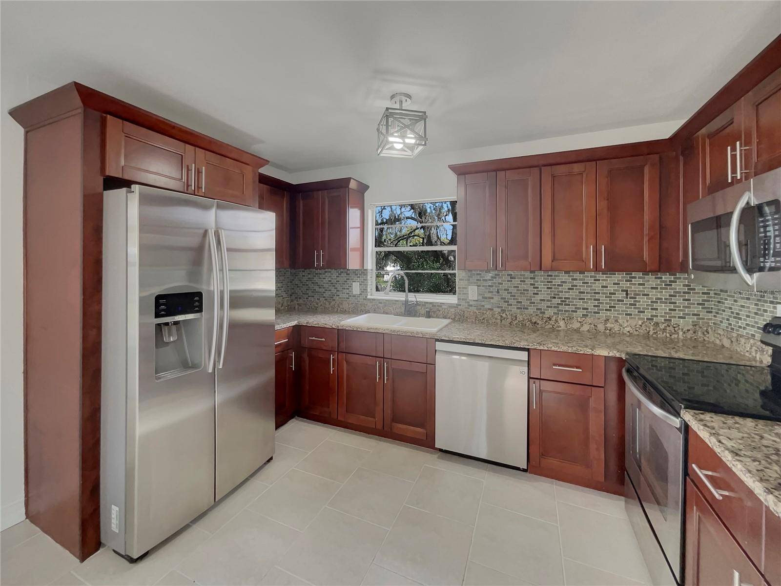 Lakeland, FL 33812,3646 DOVETAIL LN S