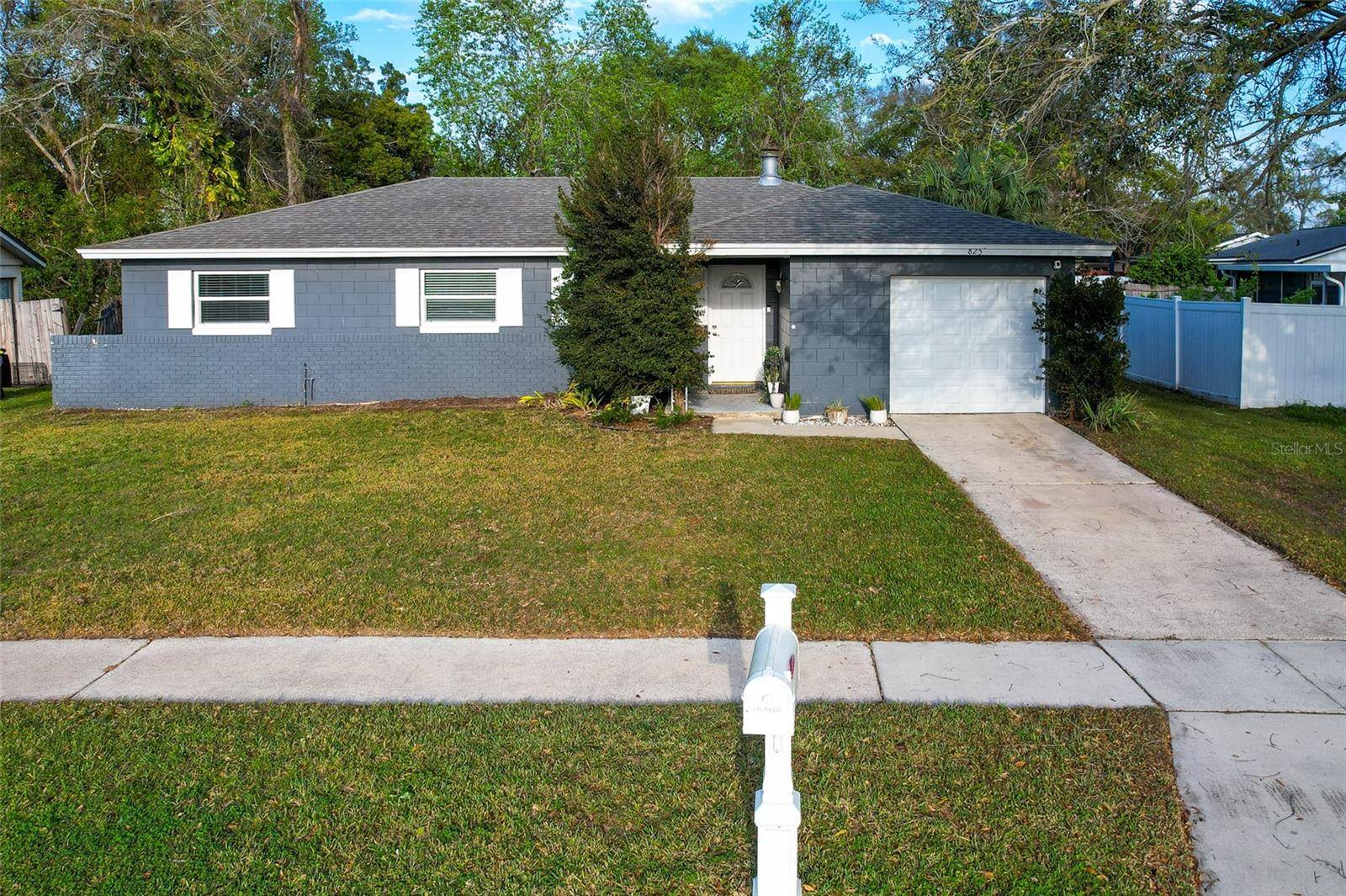 Altamonte Springs, FL 32701,825 AGNES DR