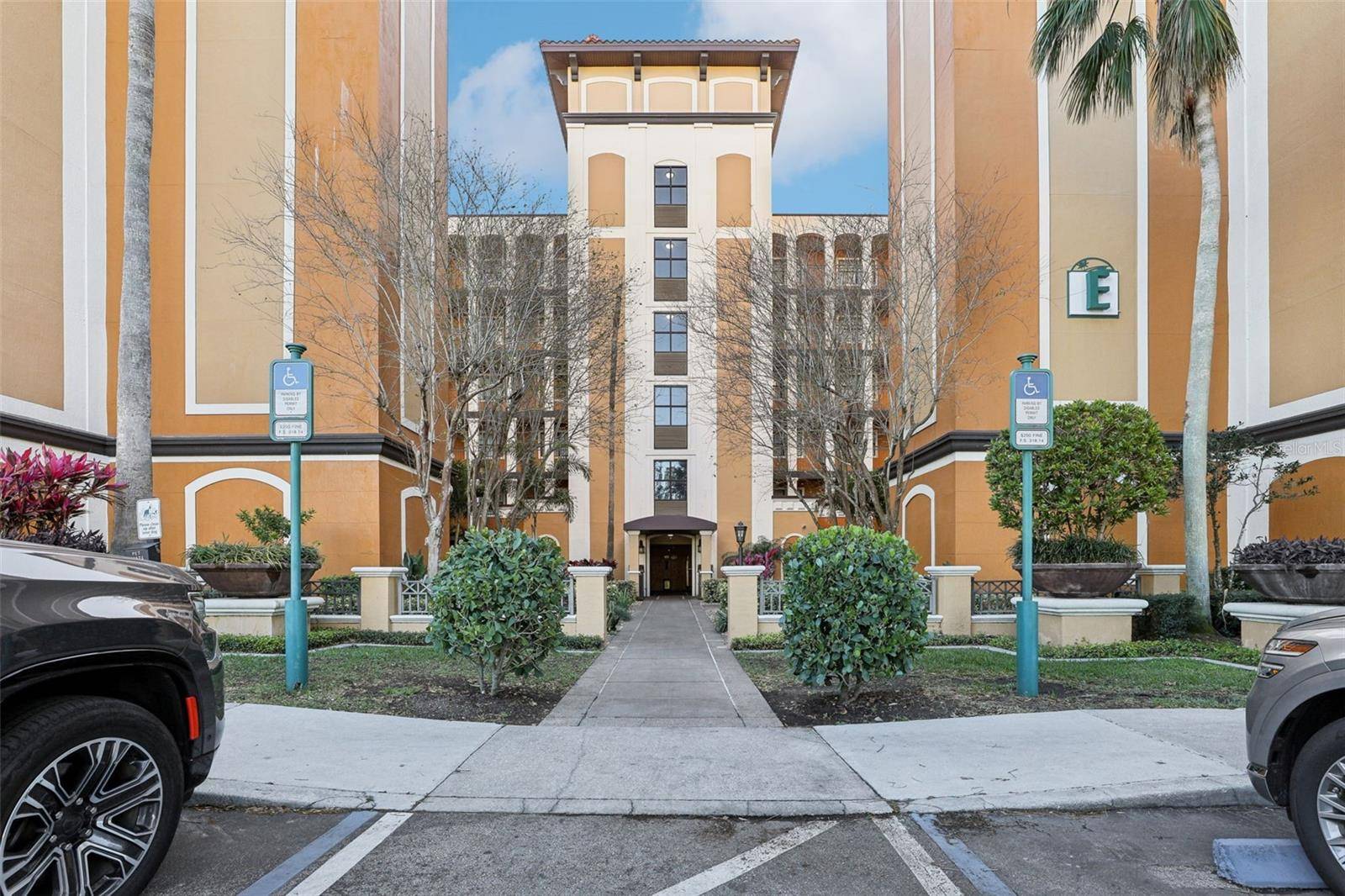 Orlando, FL 32821,12527 FLORIDAYS RESORT DR #E-111