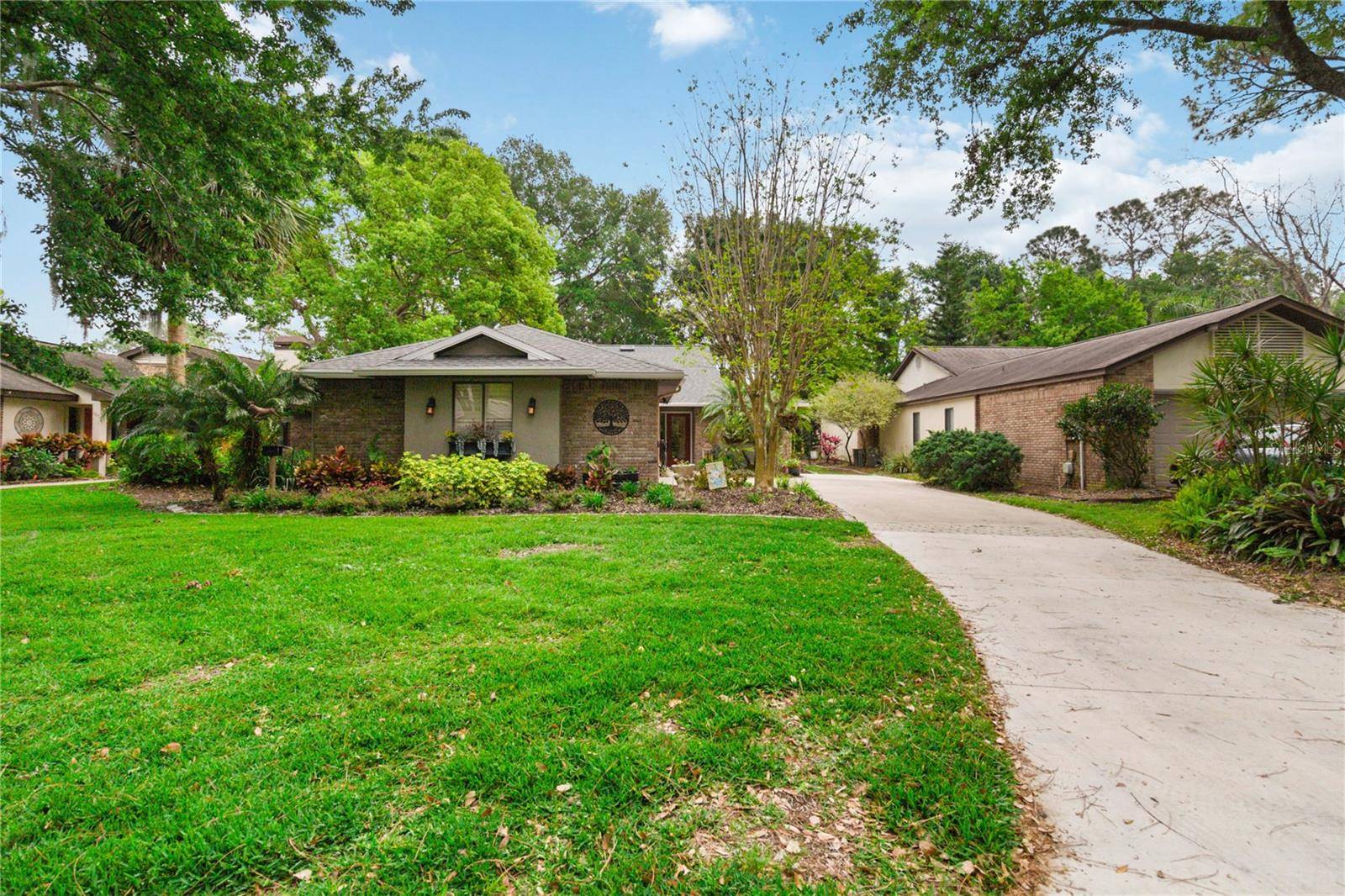 Yalaha, FL 34797,106 WATERWOOD DR