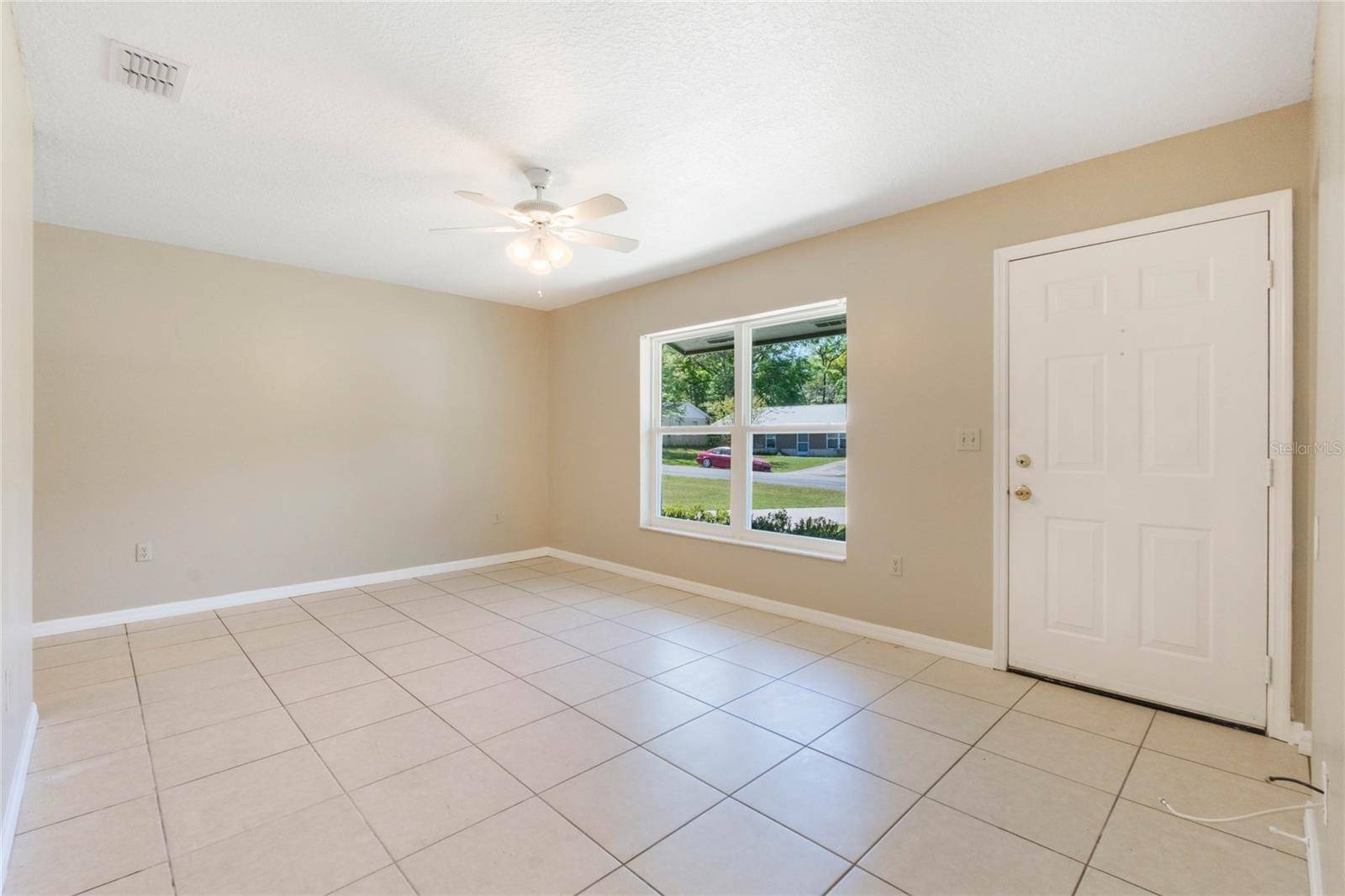 Lady Lake, FL 32159,913 JACARANDA DR