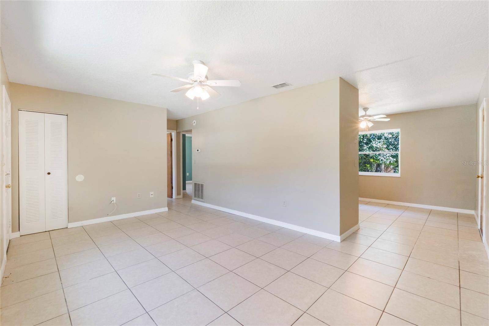 Lady Lake, FL 32159,913 JACARANDA DR