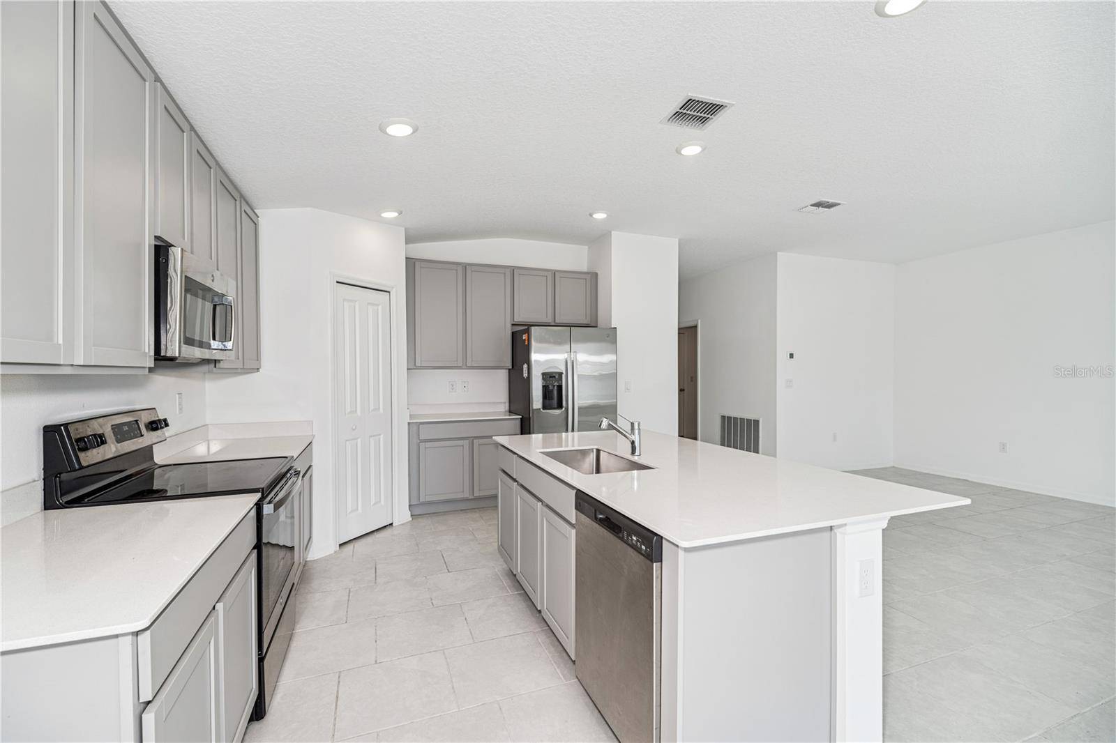 Osteen, FL 32764,1533 PEACH CREEK DR