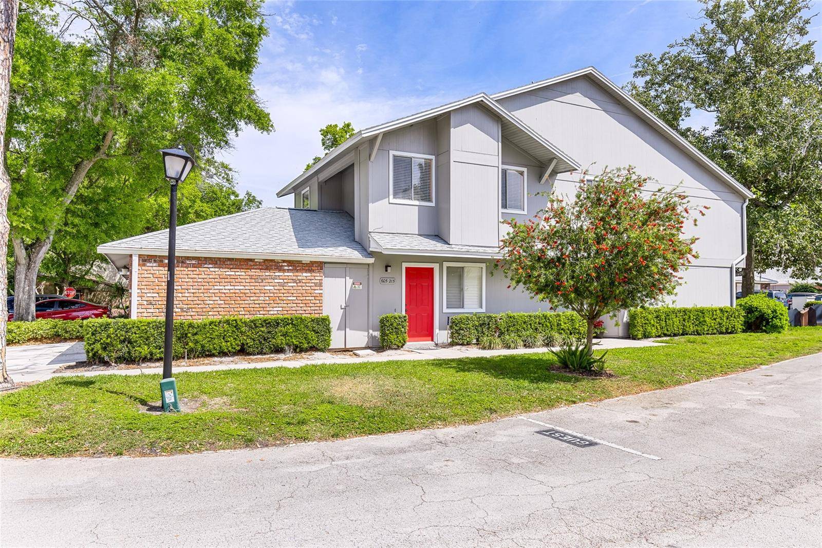 Altamonte Springs, FL 32701,605 CHESTNUT OAK CIR #215