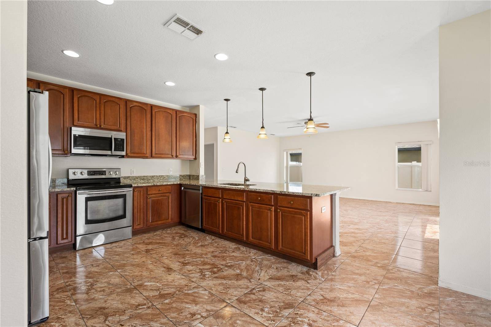 Kissimmee, FL 34759,442 CHURCHILL CT