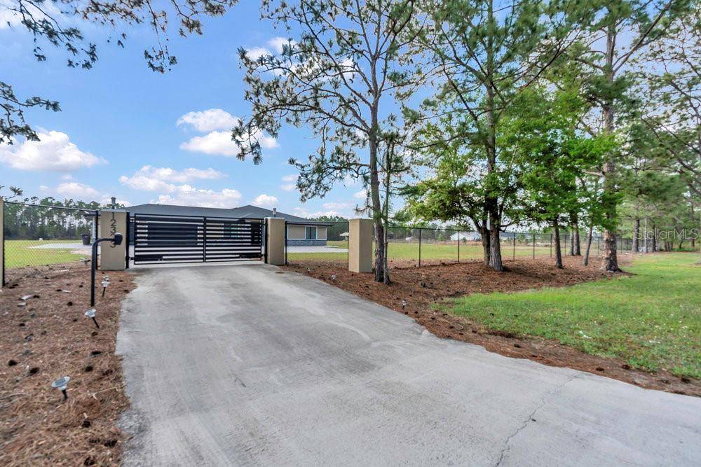 Polk City, FL 33868,12323 SWEET HILL RD